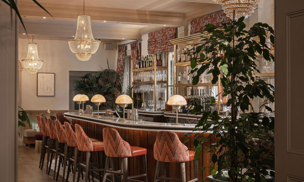 Francis Hotel  Bath bar