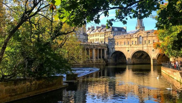 Explore Pultney Bridge